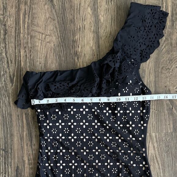 J. Crew Scalloped Ruffle One-Shoulder One Piece Swimsuit in Black 10 - Picture 8 of 9